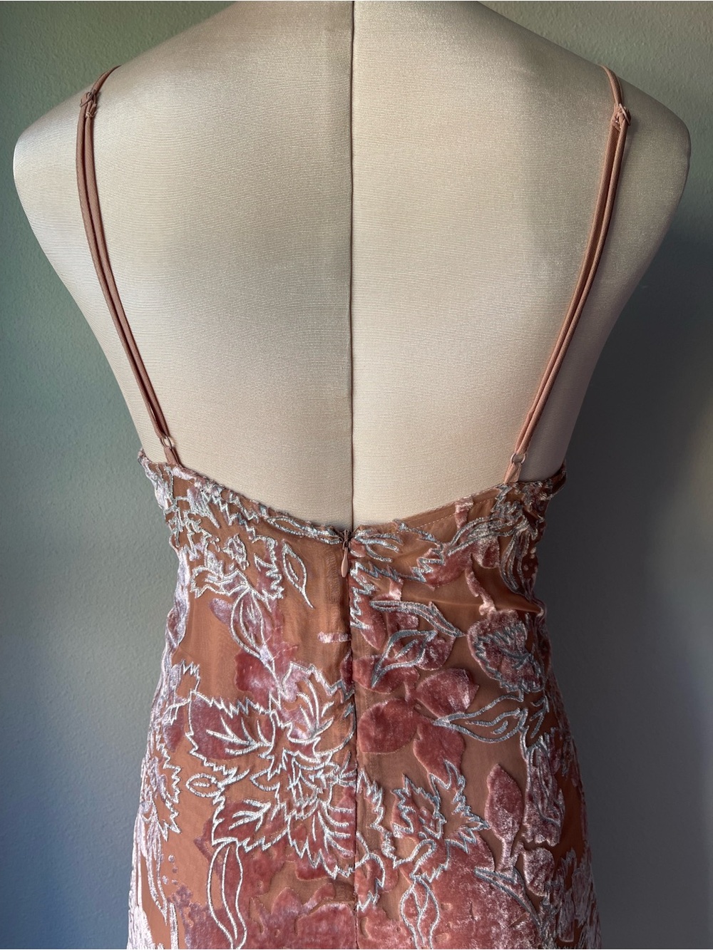 Lulu’s Katrin Mauve Velvet Burnout Floral Print MIDI Dress - Picture 10 of 15